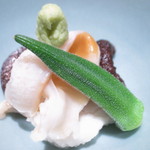 豪龍久保 - 向付　和歌山県産石垣貝　椎茸とオクラ