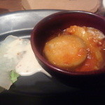 バル オルガン - つき出しは鯛のカルパッチョと野菜のトマト煮