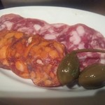 バル オルガン - 「サラミの盛り合わせ」 590円