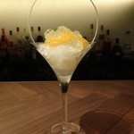 フィナンシェ - 梅雨空に差し込む一筋の光(6月)