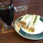 Sabou Manyoujin - アイスコーヒー　サンドイッチモーニング♪
