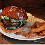 FELLOWS - アボカドチーズバーガー