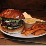 FELLOWS - バーベキューアボカドバーガー