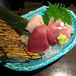 日本酒酒場立呑み 仁 - 刺身盛三種(鬼ガシラ、ヨコワ、石ガレイ