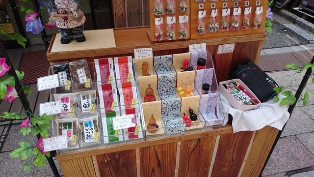 店内調合復活は嬉しいけれど山椒多めで＋100円とはびっくりです。 : やげん堀 メトロ通り店