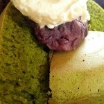 カフェ　コンバーション - かなりボリューミィなパンケーキ