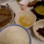 瀬戸内料理 喜久本店 - おでん刺身定食