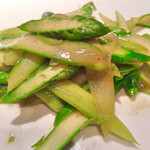 月居 - アスパラガス腐乳炒め。