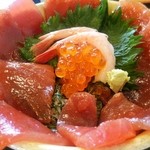 恩 - 鮪丼アップ