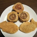 太郎焼本舗 - 太郎焼（小倉あん・カスタードクリーム）￥150・たい焼（小倉あん・チーズクリーム）￥150