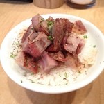 肉飯（200円）
