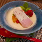 山ごぼう - デザートはレモンムースにイチゴのアイス