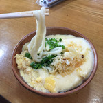 オハラうどん - 卵とじうどん
            ホイップされた卵が滑らか