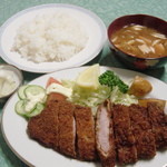 キッチン日の出 - カツ定食