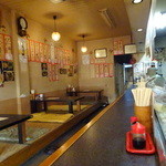 焼とり ひろちゃん - 店内。