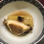 日本料理 太月 - 茄子と鮑の冷やし炊き合わせ
      夏だね。