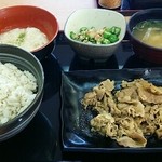 吉野家 - 麦とろ牛皿御膳580円