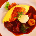 ビーフシチューオムライス