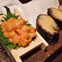 八吉 新宿西口店 - 「ウニトースト竹炭バケット添え (980円)」