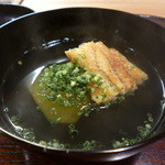 なる屋 - 椀物　香ばしくひと手間かけられています