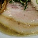 特製らぁめん　しお（豚バラチャーシューアップ）
