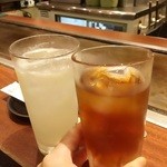 ウーロン茶248円
          と生搾りチューハイグレープ540円
          