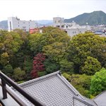 松田屋ホテル - 新館和室より庭園を眺める