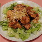 中華料理 東王 - 若鶏の甘酢ソースかけ