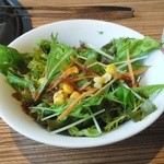 Ginji - ランチのサラダ