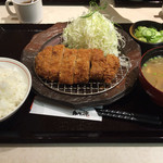 かつ徳 - ロースカツ定食・中(1491円)