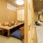 Hokuriku Sushi Izakaya Kanazawa Aenokaze - 白木作りの完全個室でご接待にも向いています