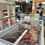 韓国食品センター 麻布第一物産 - 奥の店主が色々教えてくれる…