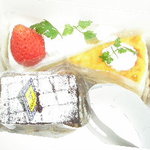 アンジュ・ブラン洋菓子店 - いちごショート・半熟チーズケーキ・石畳チョコケーキ