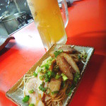 天山 - 生ビールとチャーシューのセット