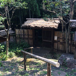 オーブン・ミトン カフェ - 連雀通り側からの入口。風情ありますねー(^^)