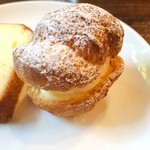 オーブン・ミトン カフェ はけの森 - ミトンズシュークリーム