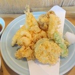 登良屋 - 天ぷら定食＋芝えびのかき揚げ(アップ)