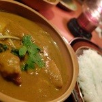 ルソイ - スパイシーなチキンカレー