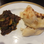 カーン・ケバブ・ビリヤニ - 南インドチャティナルチキンカレーとパロータ