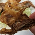 鳥房 - 骨まで美味しく味わえます。熱々をいただきます。