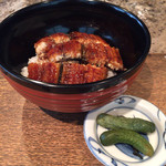 柳家 - 長良川天然鰻丼、小胡瓜漬け