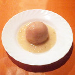 テート・ア・テート - 四谷フレンチ"ｔêｔｅ-à-ｔêｔｅ"ディナーコースデザート丸ごと桃のスープ仕立て横景[2015.08]