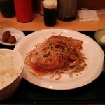 すすきの食堂  - 豚しょうが焼定食950円