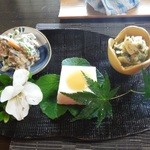 四季菜 - 前菜盛り合わせ。優しく青朴な味わいです