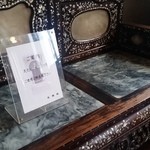 デザートカフェ長楽館 - 座っちゃいけないらしい（笑）