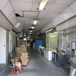 八王子総合卸売センター 市場寿司 たか - 市場内風景