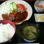 日浦屋 - ハンバーグ定食