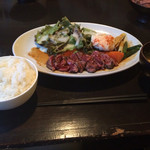 洋食工房 レッドロック 元町店 -   〜ステーキ定食〜
                                     千円ちょっと超え