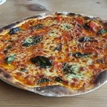 ポモドーロ - 薄焼きクリスピータイプのピザでした。