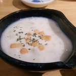 俺の魚を食ってみろ!! - (2015/8/4)本日のお通しは、アロエの摺り流し。オニオン系のさっぱりしたスープに浮かぶクルトン、アロエの食感が楽しめます。